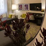 Atrium 3*
