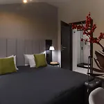 Atrium 3*