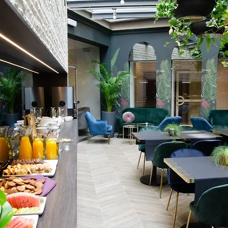 فندق Atrium 3*