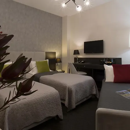 Atrium 3*