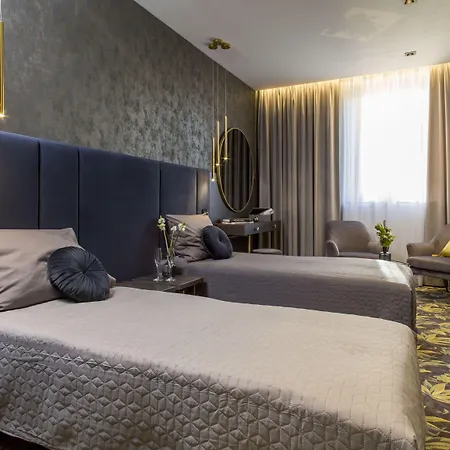 Atrium 3*