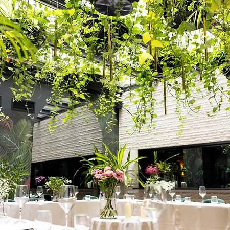 Atrium 3*