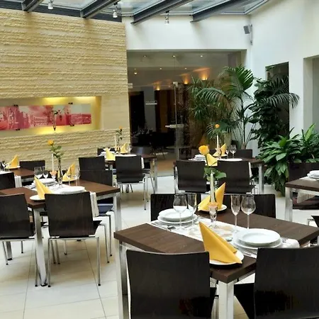 فندق Atrium 3*