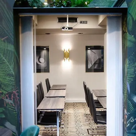 فندق Atrium 3*